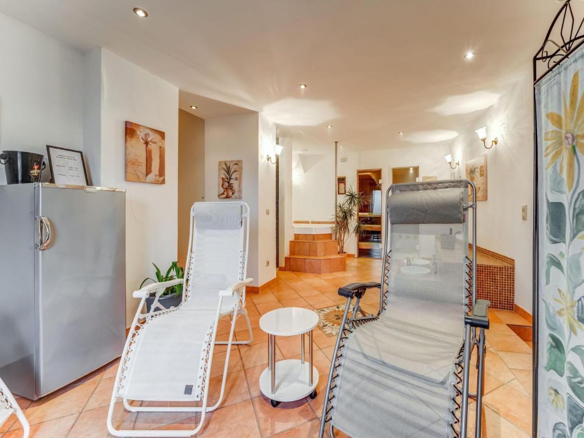 Apartment With Wellness Oasis 헬렌탈 외부 사진